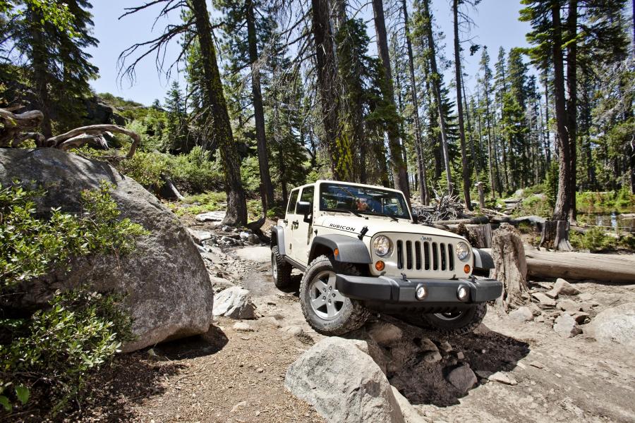  Jeep Wrangler Unlimited Rubicon 2012 года  (фото 17 из 18)